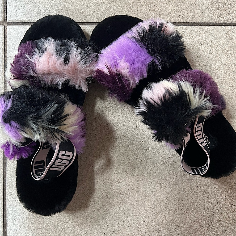 Ugg slide sandal with back strap size 11